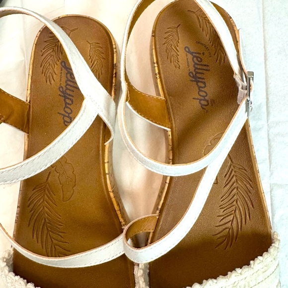 Jellypop White and Brown Strappy Sandals with Platform size 10M - Picture 2 of 9
